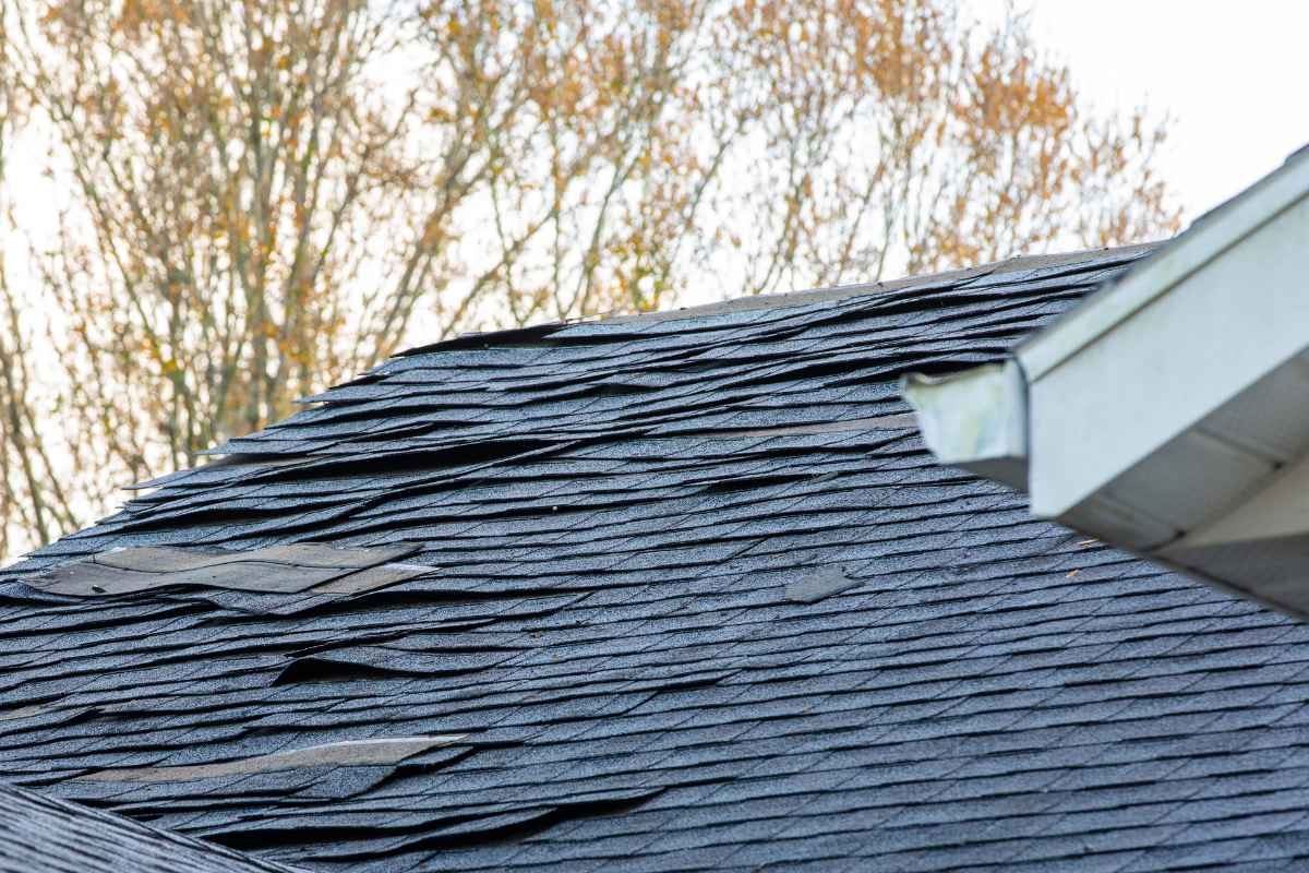 5 Good Reasons to Replace Your Aging Roof